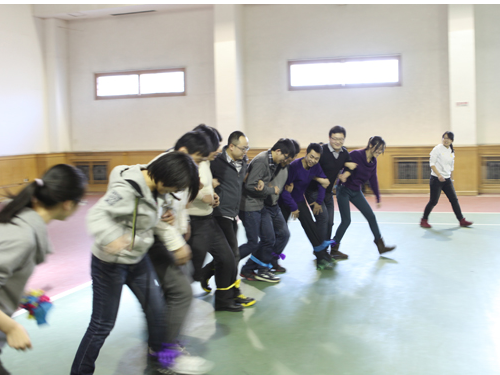 基康公司隆重召開2012年度總結(jié)暨先進(jìn)表彰大會(huì)2-1.png